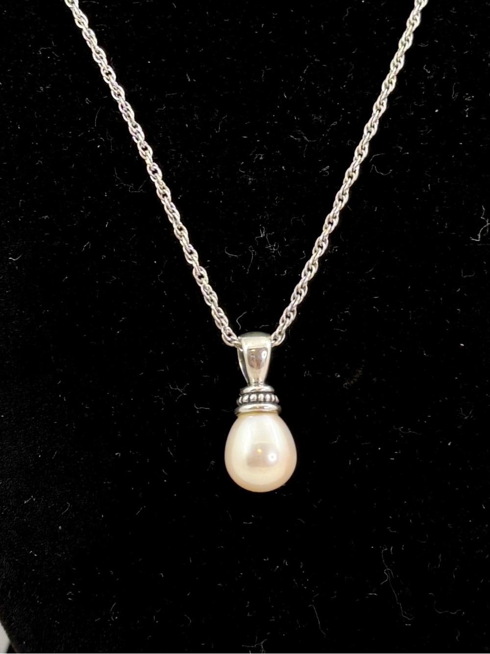 JAMES AVERY Sterling Silver Vintage Large Pearl Pendant Charm Necklace; RETIRED
